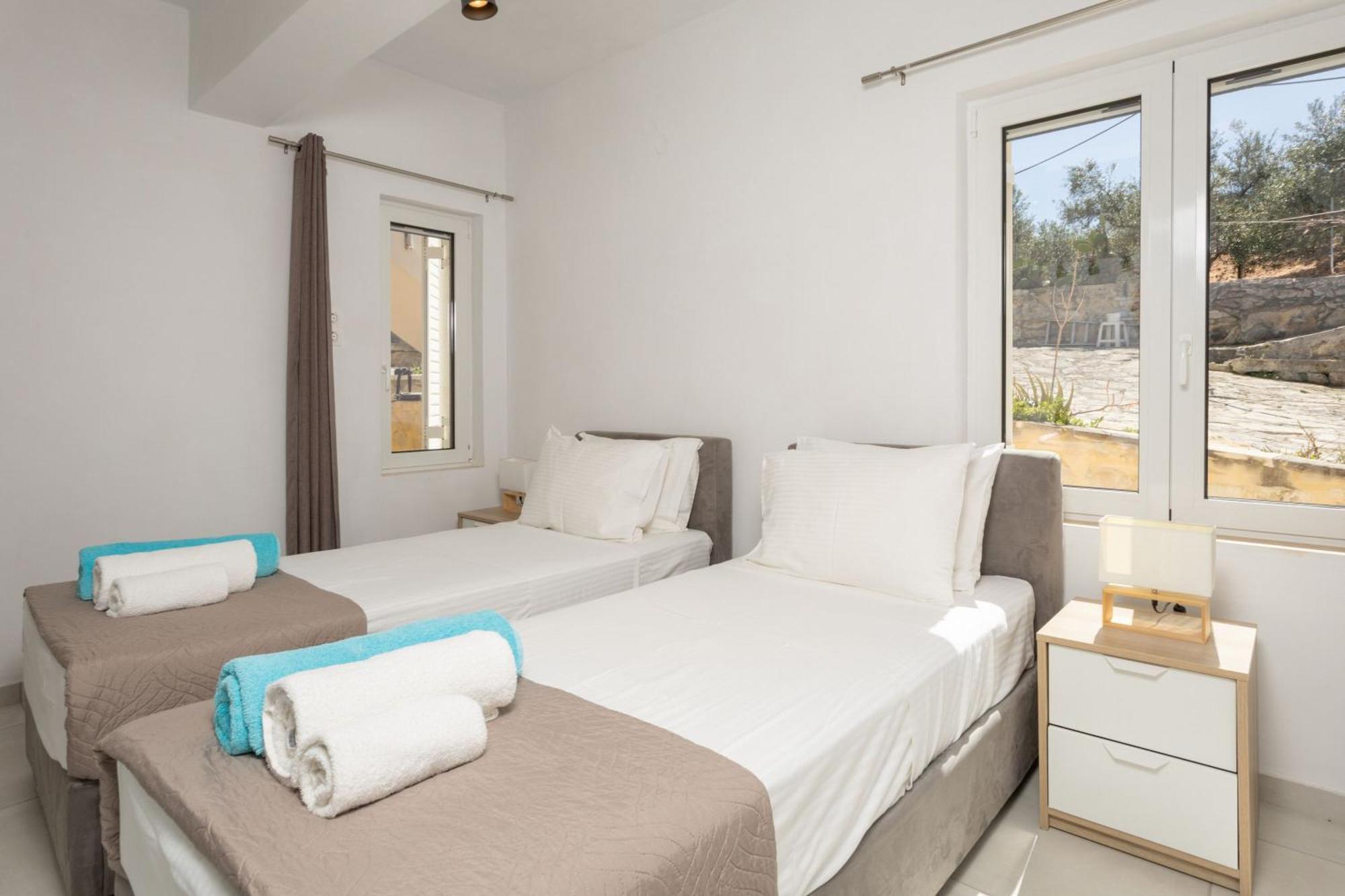 Villa Konstantinos Hilltop Vineyard Escape 알미리다 외부 사진